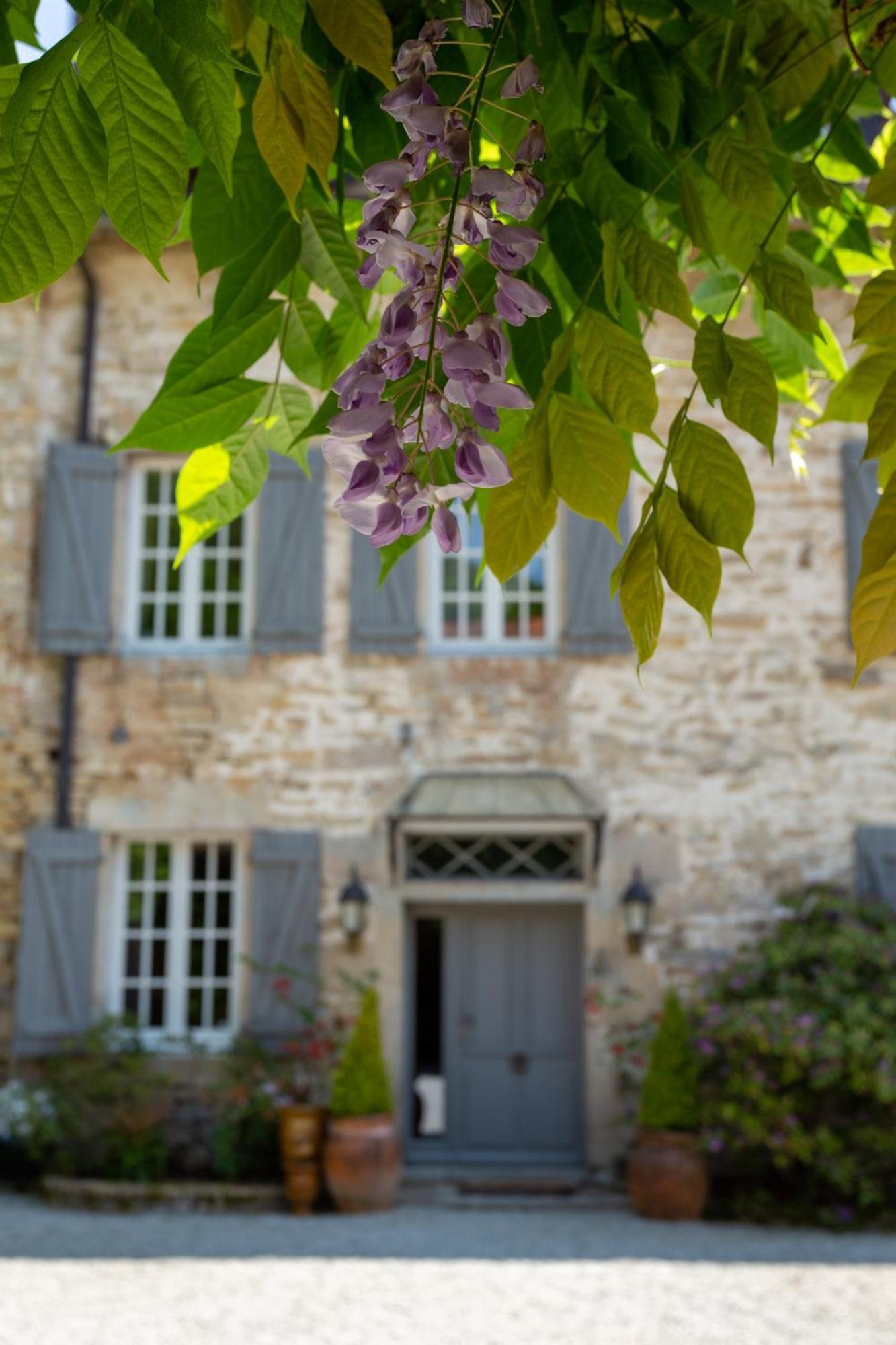 A L'Ombre Du Chateau Nans-sous-Sainte-Anne Esterno foto